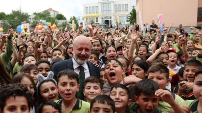 Başkan Çolakbayrakdar: "Evlatlarımızı mutlu etmek için çalışıyoruz"