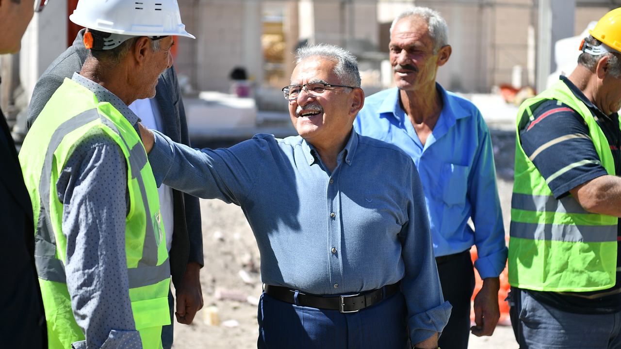 Başkan Büyükkılıç&#039;tan Eğribucak’taki yeni itfaiye binasının inşaatına yerinde inceleme!