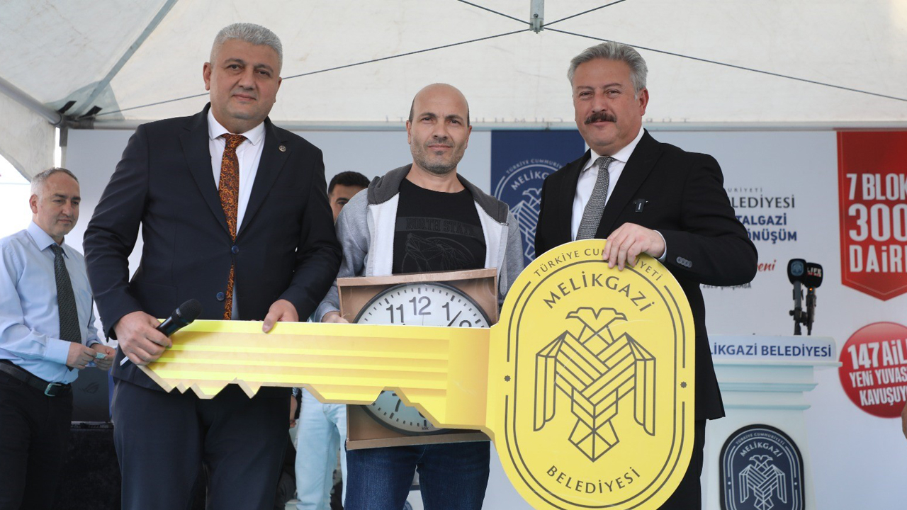 Melikgazi Belediyesi Battalgazi’de 300 daire teslimi ve kura töreni gerçekleştirdi!