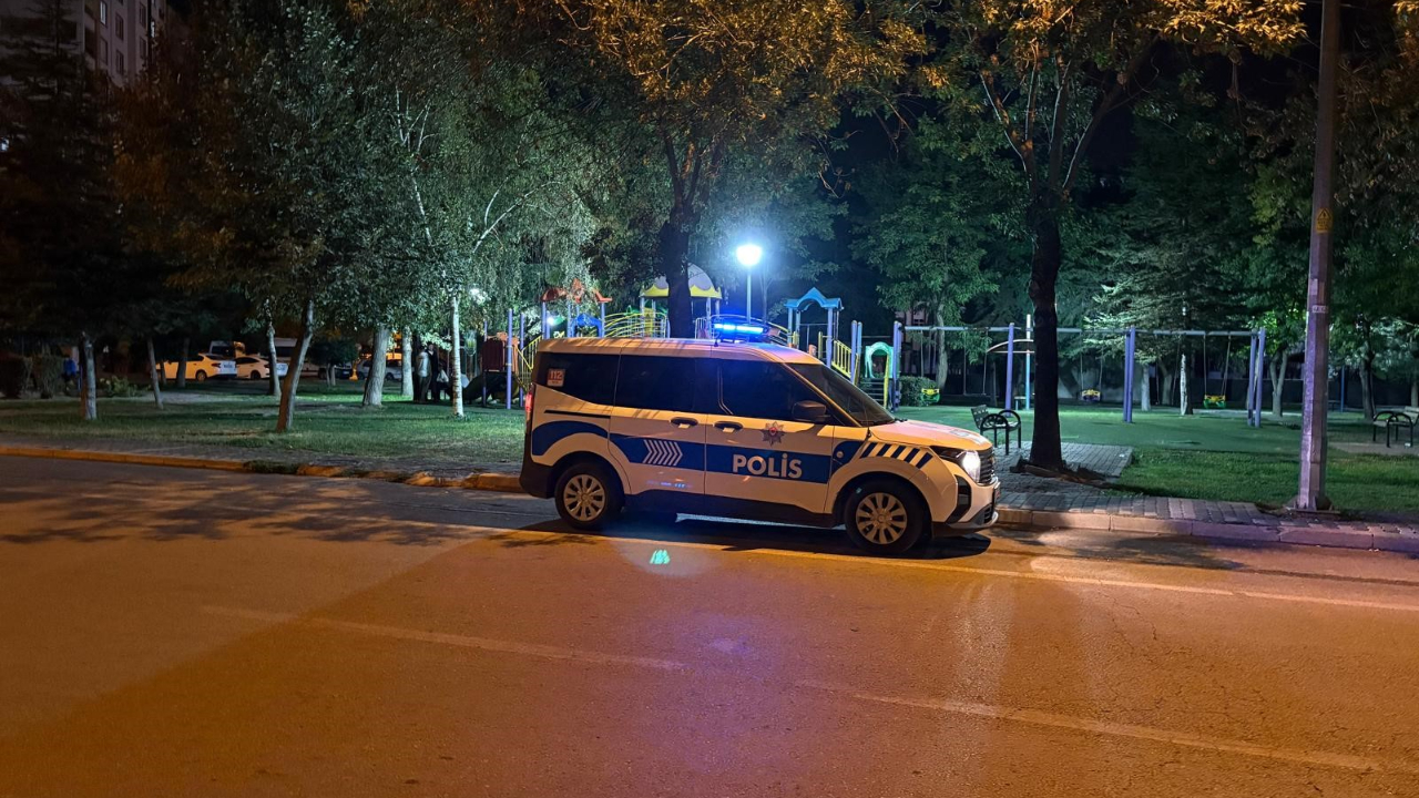 İki grup arasında bıçaklı kavga: 1 yaralı!