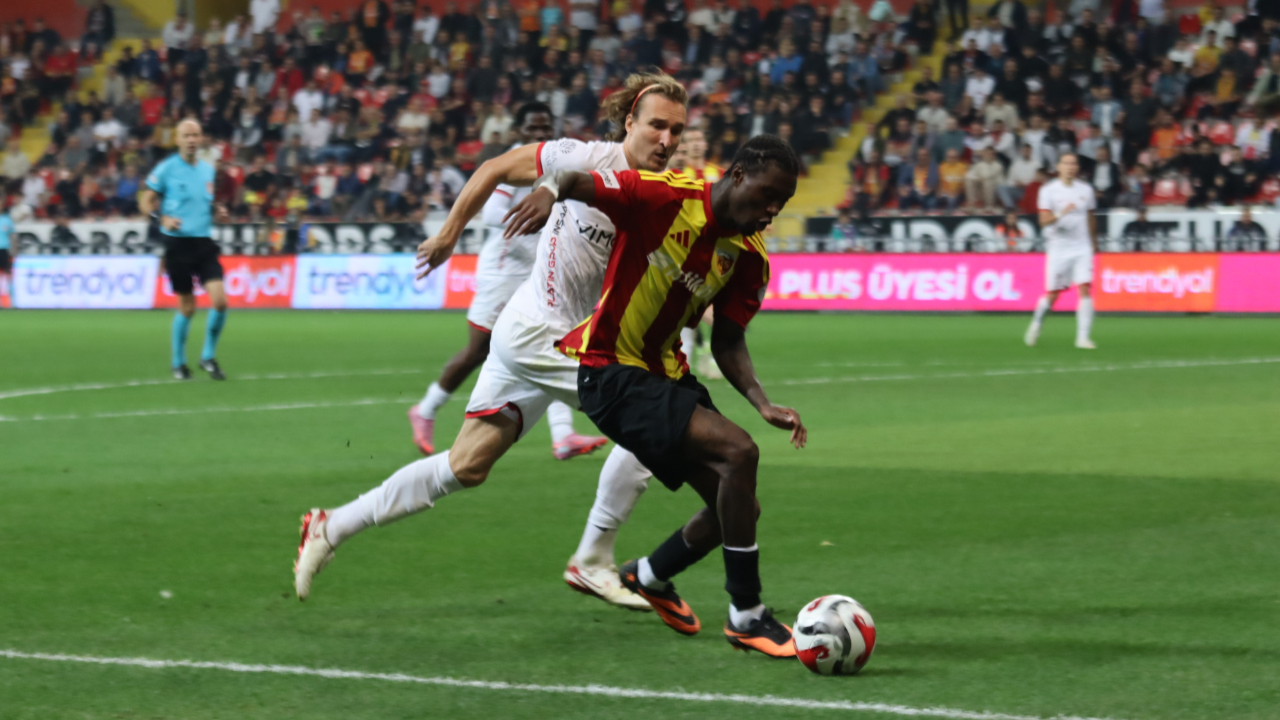 Kayserispor Uzatmalarda Bir Puanı Kurtardı: 1-1