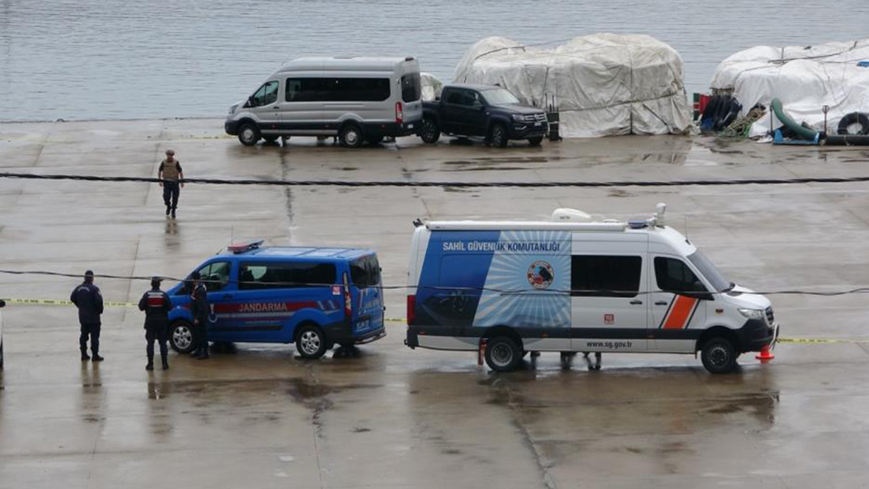 Trabzon açıklarında bulunan insansız deniz aracını imha etme çalışmaları başladı!