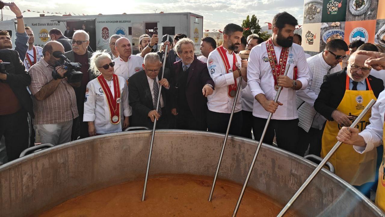 3. Kayseri Gastronomi Günleri'nde 1 ton ‘pastırmalı kuru fasulye!