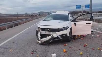 Afyon'da korkunç kaza! Tır ile otomobil çarpıştı: 1 ölü, 1 yaralı...