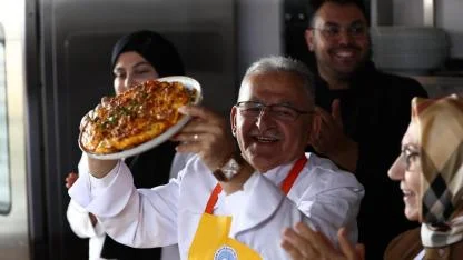 Başkan Büyükkılıç ve eşi, ünlü şeflerle Kayseri Yağlaması yaptı!