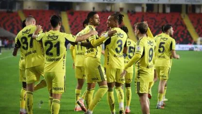 Derbi Öncesi Moral Deposu! Fenerbahçe Gol Şovla Farka Gitti!