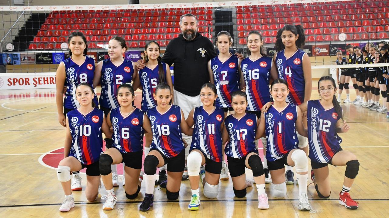 Erciyes Voleybol Midi Kızlar Takımı Süper Lig&#039;de Göz Dolduruyor!