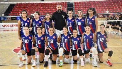 Erciyes Voleybol Midi Kızlar Takımı Süper Lig'de Göz Dolduruyor!