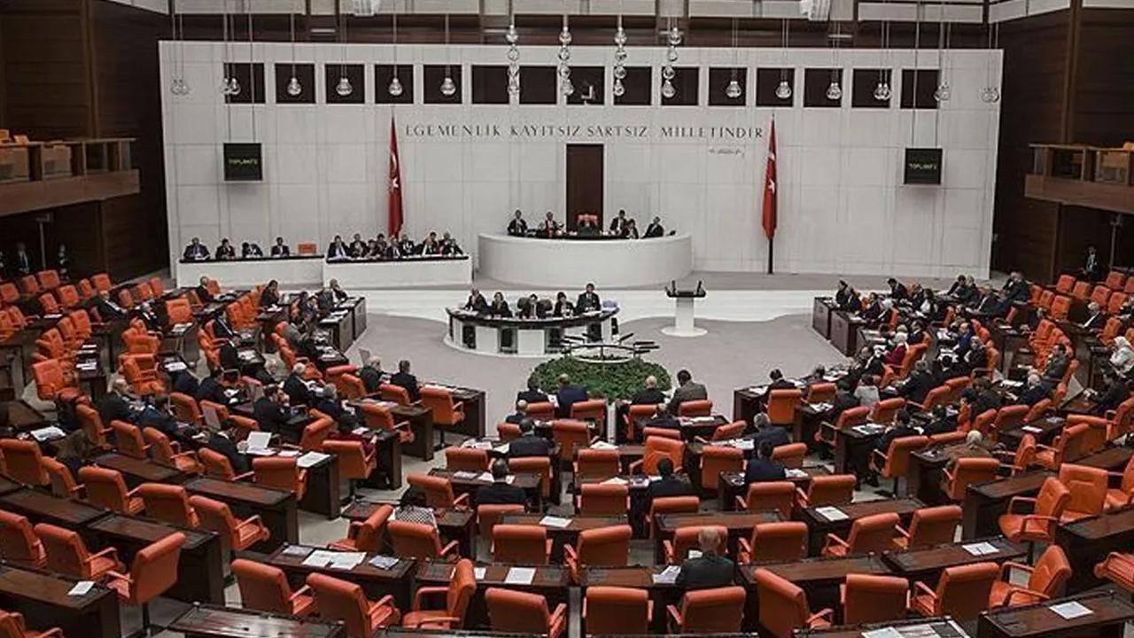 Gizli radar ilk gündem! Trafik cezaları Meclis&#039;e geliyor!