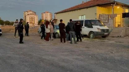 Kar maskeli saldırganlar baba ve oğlunu vurdu: 2 yaralı!