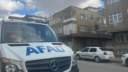 Kayseri'de 3 katlı bina yıkılma tehlikesi nedeniyle boşaltıldı!