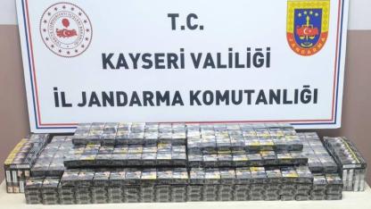 Kimlik kontrolü için durdurulan 2 tırdan 560 paket kaçak sigara ele geçirildi!