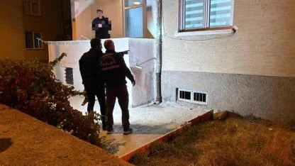 Kurşunlanan evde kimsenin olmaması faciayı önledi!