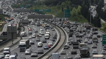 Milyonlarca sürücüyü ilgilendiriyor! Yeni trafik cezaları askıya alındı!