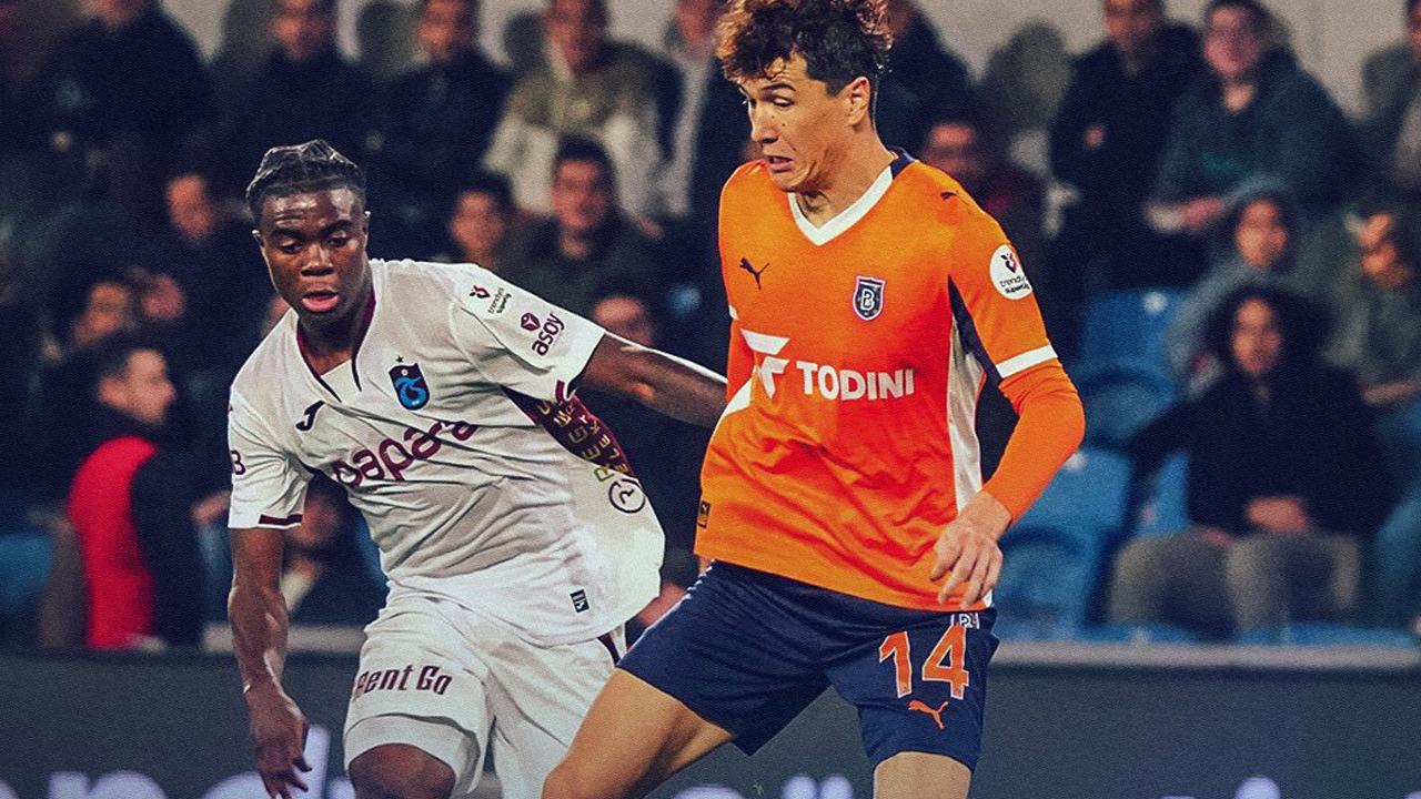 7 gollü çılgın maçta Trabzonspor, Başakşehir&#039;i 90+11&#039;de yıktı!