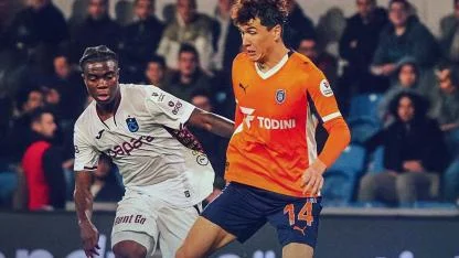 7 gollü çılgın maçta Trabzonspor, Başakşehir'i 90+11'de yıktı!