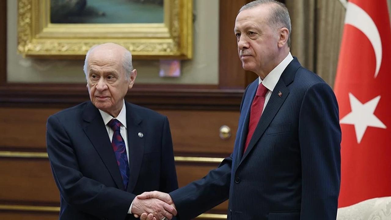 AK Partili Şamil Tayyar&#039;dan çarpıcı iddia: Erdoğan ve Bahçeli anlaştı!