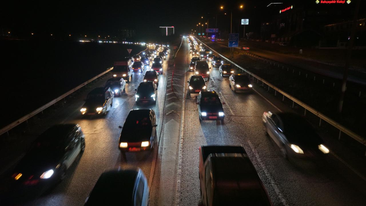Ara Tatilin Son Gününde Kırıkkale’de Trafik Yoğunluğu Havadan Görüntülendi!