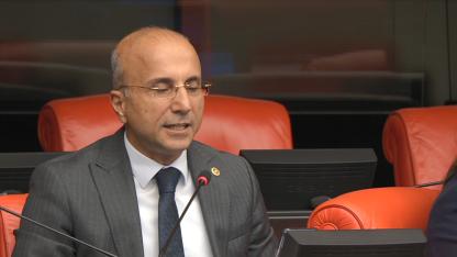 CHP’li Aşkın Genç: “Ağız ve diş sağlığı sistemi çöktü; 32 bin diş hekimi göreve çağrılmalı”