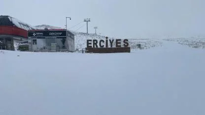 Erciyes güne beyaz örtüyle uyandı!