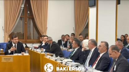 Ersoy'dan Dikkat Çeken Soru: “16 Yaşındaki Çocuk Buralara Nasıl Üye Olabiliyor?”