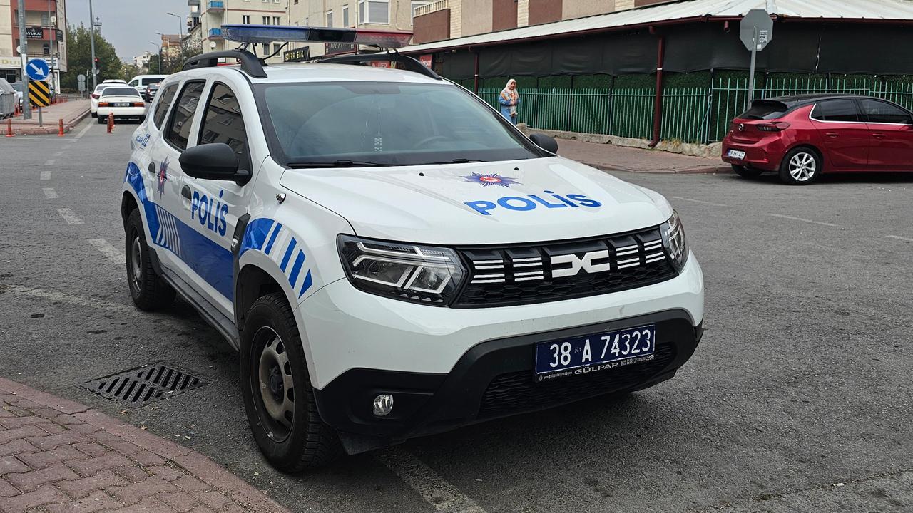 Husumetlisine pusu kurdu, başka birini yaraladı!