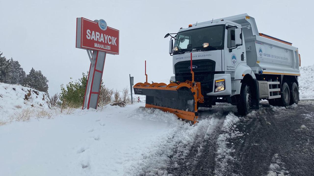Kar yağdı, ekipler sahaya indi!