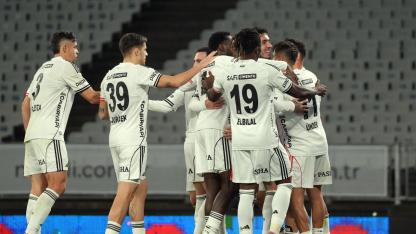 Kartal moral buldu! Beşiktaş Karagümrük'ü rahat geçti!