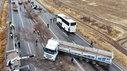 Kayseri’de aynı yolda 2 kaza: 1 ölü, 2 yaralı!