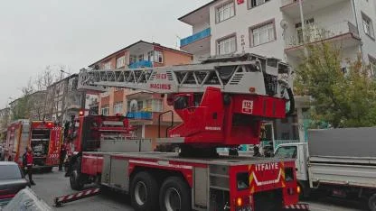 Kendini kilitlediği evini ateşe verdi!