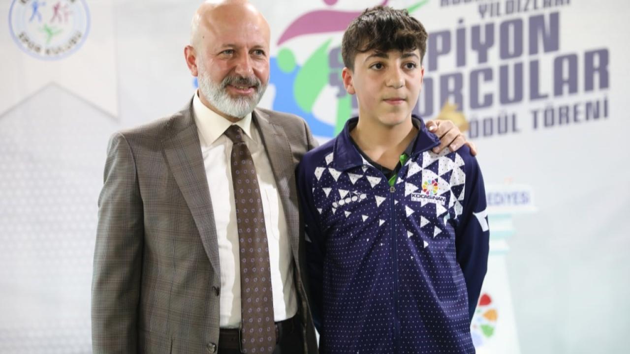 Kocasinan&#039;ın milli sporcusu Kahraman, dünya ikincisi oldu!