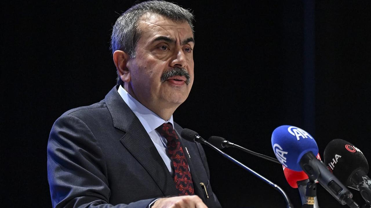 Millî Eğitim Bakanı Yusuf Tekin açıkladı! Ara tatil kaldırılacak mı?