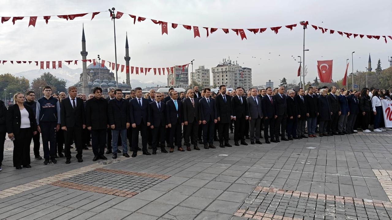 Milli Eğitim Müdürü Esen: &quot;Erdemli bir topluma doğru giden yolda öğretmenin adanmışlığı, ideali çok önemli&quot;