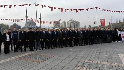 Milli Eğitim Müdürü Esen: "Erdemli bir topluma doğru giden yolda öğretmenin adanmışlığı, ideali çok önemli"