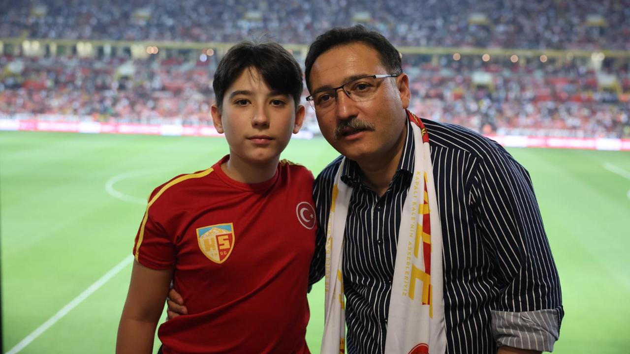 Vali Gökmen Çiçek’ten Kayserililere Maç Daveti!
