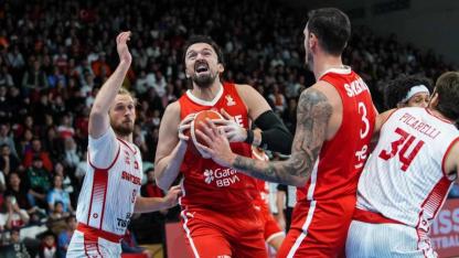 12 Dev Adam, İsviçre'yi farklı geçti!