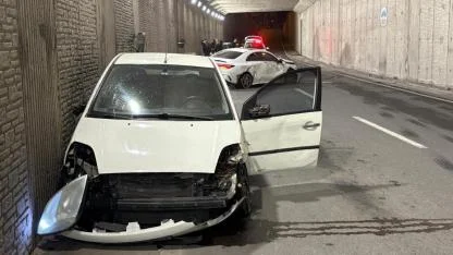 Alkollü sürücünün karıştığı kazada lüks otomobil pert oldu!