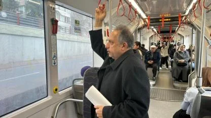 Başkan Yalçın Meclis Toplantısına Tramvayla Gitti