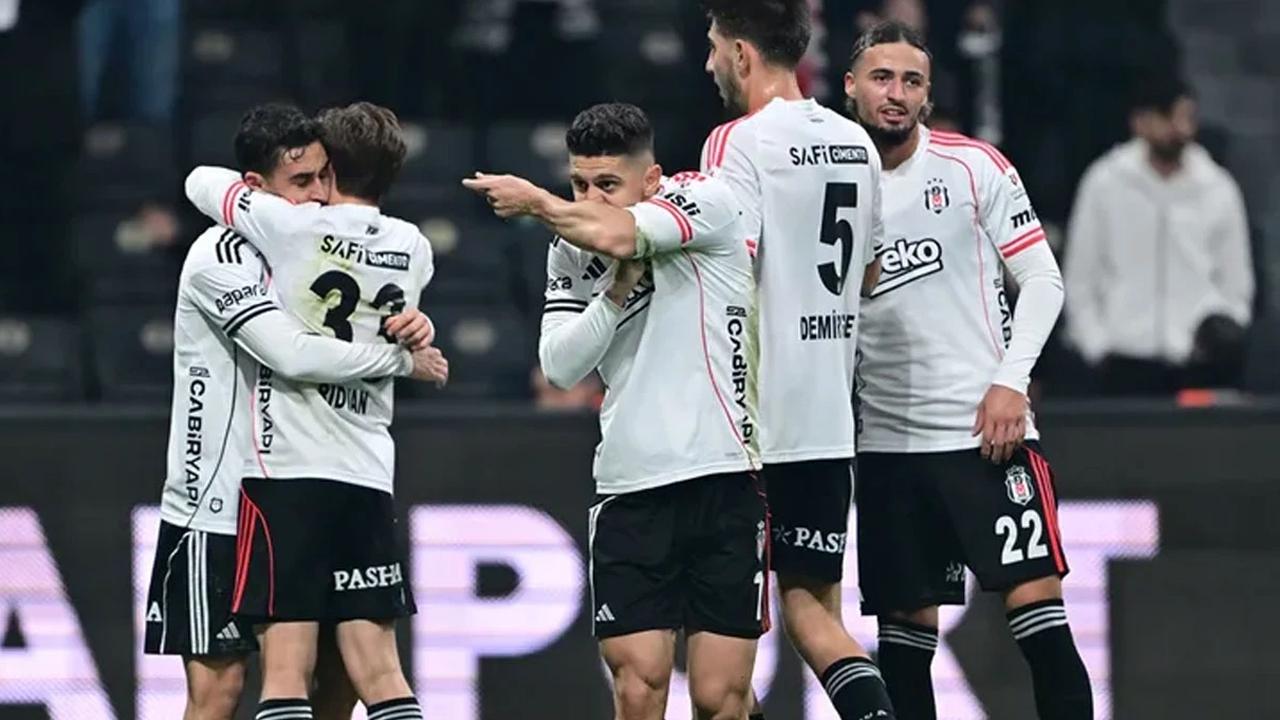 Beşiktaş, sahasında Rizespor'u 1-0'lık skorla mağlup etti!