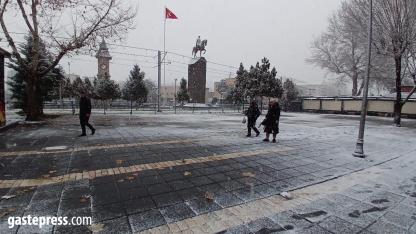 Cumhuriyet Meydanı’nda Yıkılan Kafeler Meydanın Çehresini Değiştirdi!