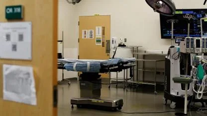 Fransa'da hastaları zehirleyerek ölümüne yol açan eski anestezi uzmanına ömür boyu hapis cezası!