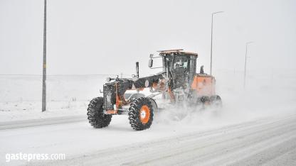 Kayseri’de Karla Mücadele Tam Kadro: 421 Personel ve 156 Araç Sahada!