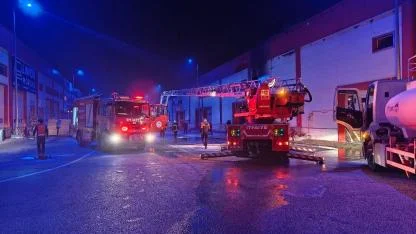 Kayseri’de masa sandalye atölyesinde yangın!