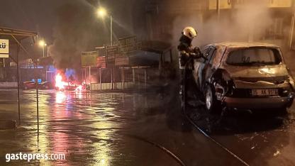 Kayseri’de Oto Tamircisinde Yangın: 3 Araç Kullanılamaz Hale Geldi!