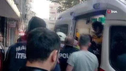 Manisa’da ev alevlere teslim oldu: 2 kişi dumandan etkilendi, 6 kedi telef oldu!