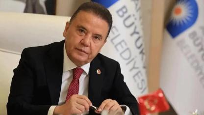 Muhittin Böcek hastaneye kaldırıldı!