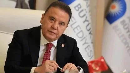 Muhittin Böcek hastaneye kaldırıldı!