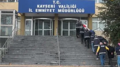 Reçete Skandalına Şafak Operasyonu: İşte Büyük Baskının Görüntüleri!