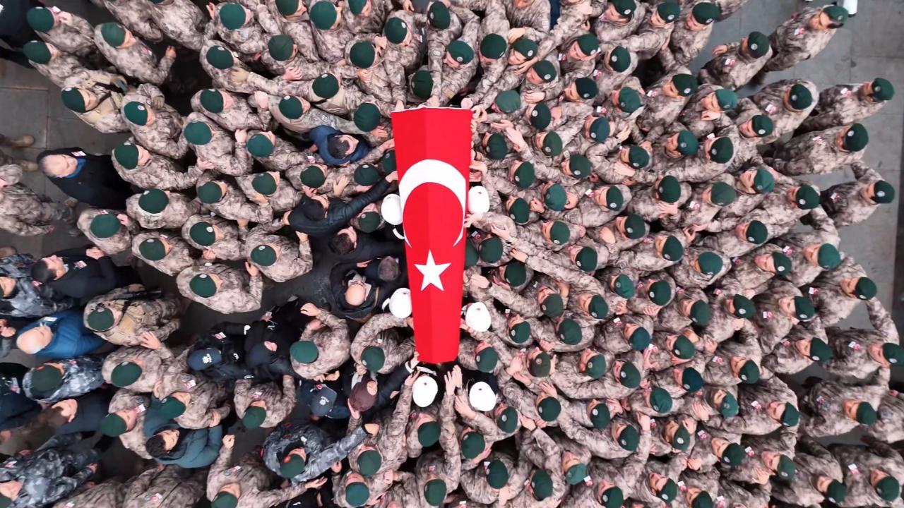 Şehit polise silah arkadaşlarından duygusal veda!