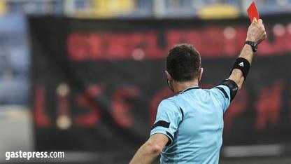 Süper Lig'de ilk yarının raporu! En çok kart gören takım ve futbolcu...